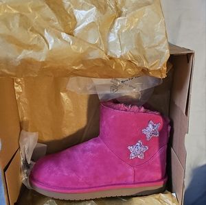 Childrens UGS size 4